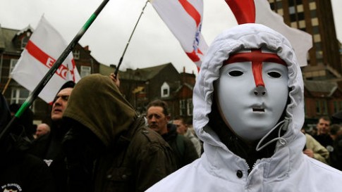 Manifestação da Liga de Defesa Inglesa, racista e anti-islâmica