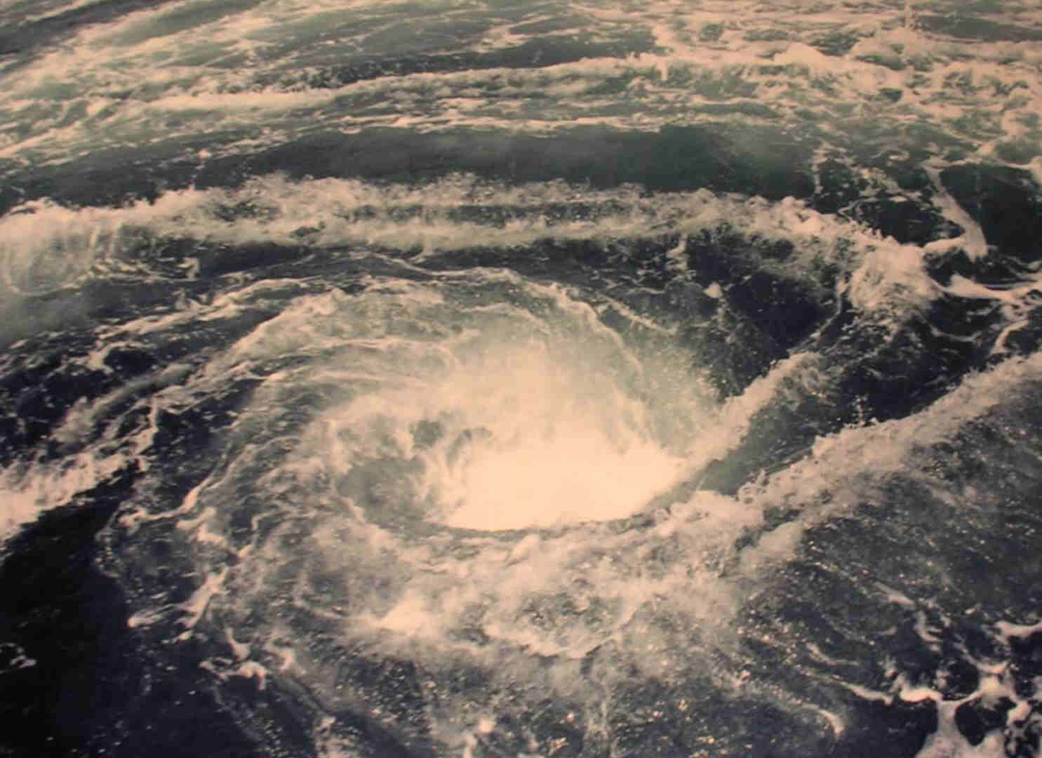 Гигантский водоворот