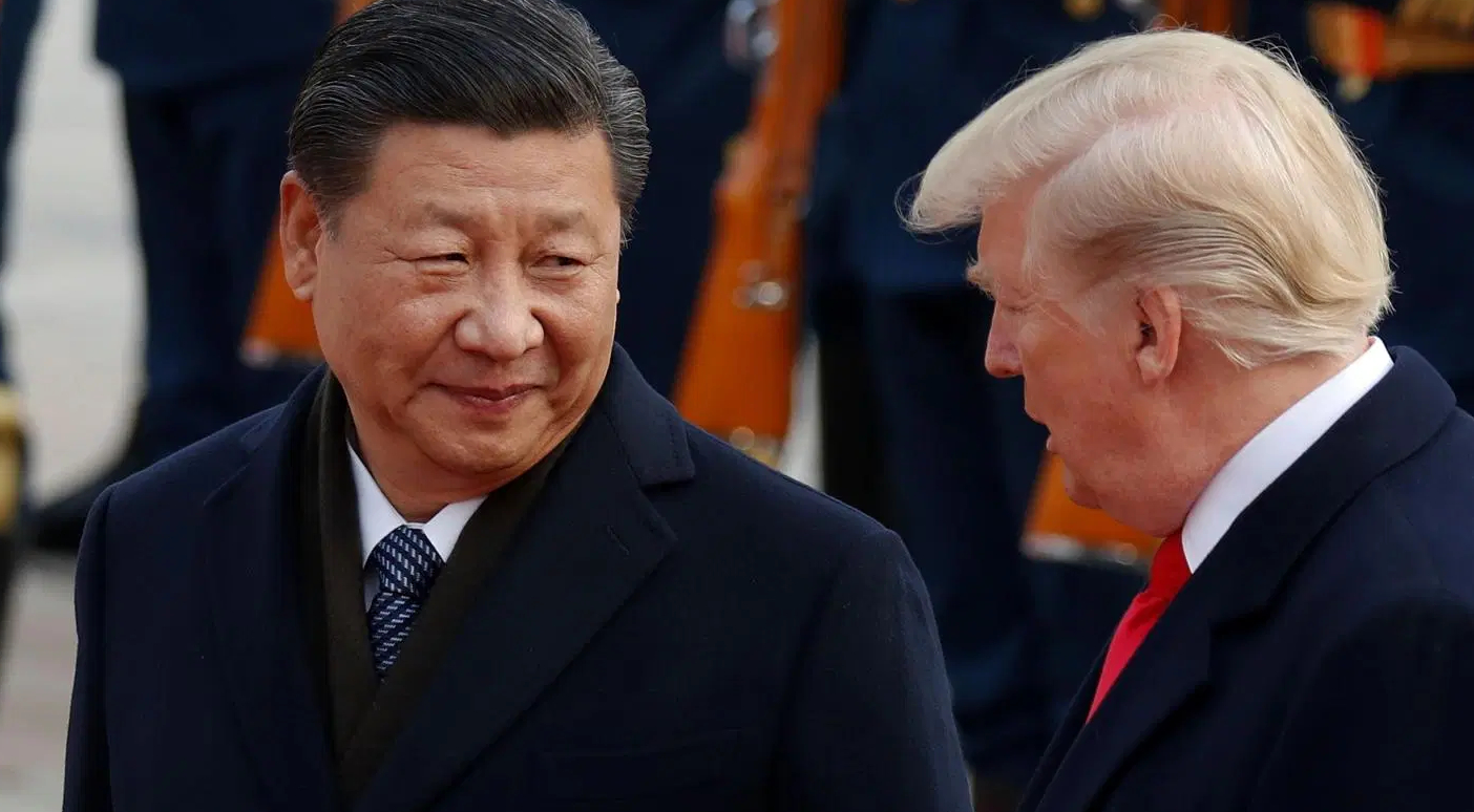 Jogo de xadrez entre Trump e Xi Jinping