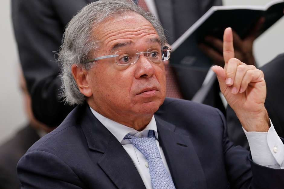Guedes pede mais uma vez a Bolsonaro por compromisso com teto de gastos