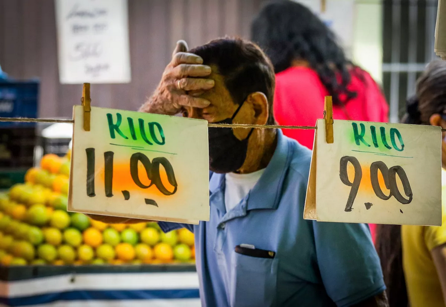 O inferno de Guedes: alimentos sobem mais que o dobro da inflação em 2022