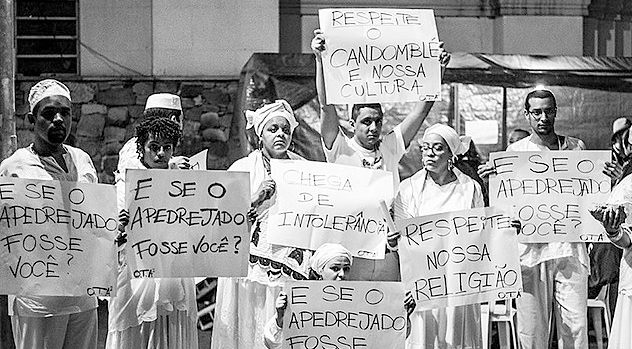 PDF) POLÍTICA E RELIGIOSIDADE NO BRASIL CONTEMPORÂNEO: como as  candomblecistas se tornaram as principais vítimas da intolerância  religiosa?