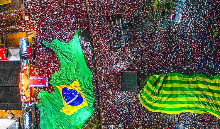 De Bolsonaro a Lula, jogo põe políticos para lutar com 'golpes especiais